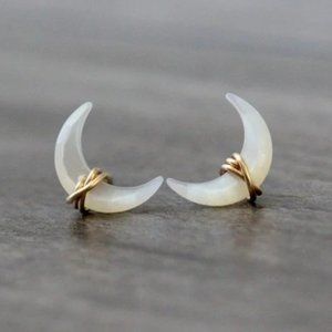 Wire Wrapped Crescent Shaped Pearl Dainty Fashion Stud Earrings Gift for Women